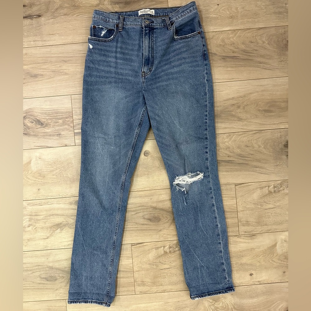 Abercrombie & Fitch The 90s Slim Straight Ultra High Rise Jeans